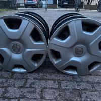 Cerchi con copricerchio Toyota yaris 2004