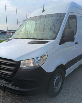 Mercedes Benz Sprinter 311 cdi L2H2 - 02/2022
