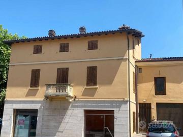 Appartamento di 169 m² con più di 5 locali e box a
