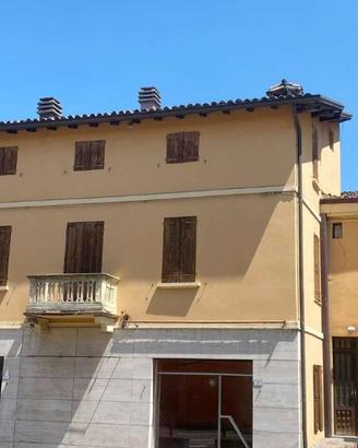 Appartamento di 169 m² con più di 5 locali e box a