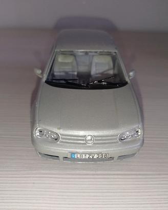 Volkswagen Golf 1/24 Burago Bburago difetti 