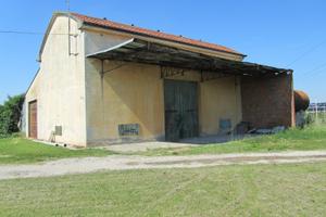 Magazzino in campagna