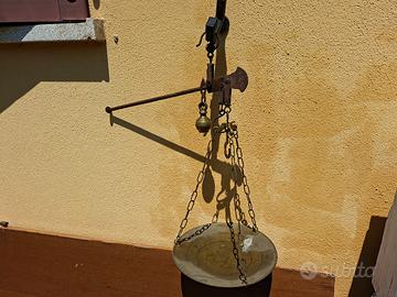 antica bilancia da fruttivendolo 