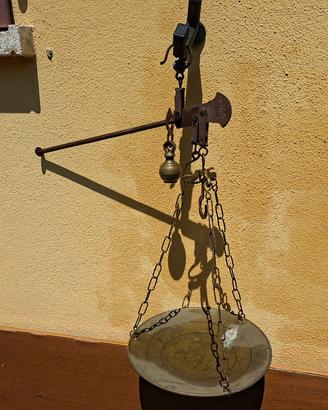 antica bilancia da fruttivendolo 