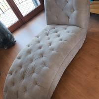 chaise longue grigio scuro