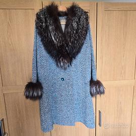 cappotto con collo e polsini in volpe argentata
