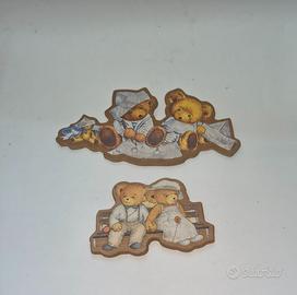 Set di due deliziose decorazioni in legno raffigur