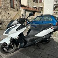 Kymco downtown 200i