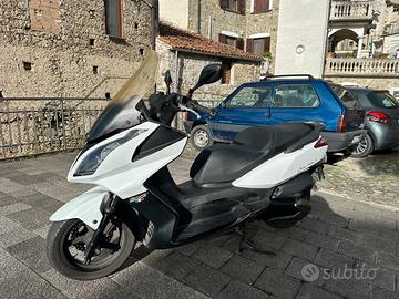 Kymco downtown 200i