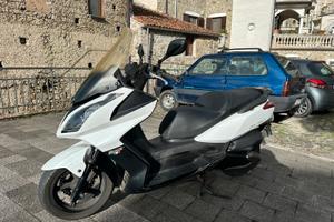 Kymco downtown 200i