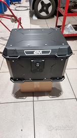 Bauletto Givi Alpina 44 LT black