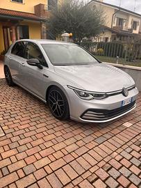 Volkswagen Golf 8 2.0 tdi style