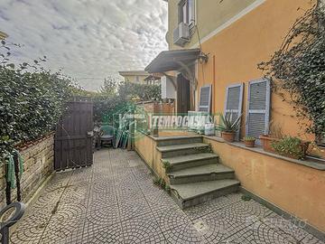 SOLUZIONE INDIPENDENTE ZONA CENTRALE IN BUONE COND