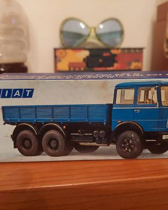 Modellino camion Fiat 697N vintage