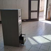 Cassettiera in metallo da ufficio