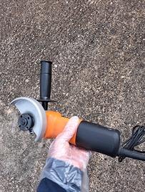 Smerigliatrice angolare