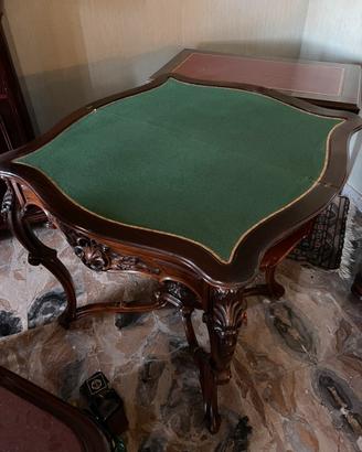 Tavolo da gioco antico
