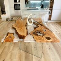 🌿 Tavoli in legno e resina 