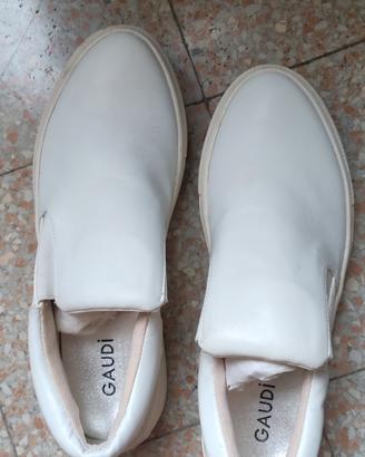 Scarpe "da barca" Gaudi 