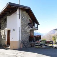 CASA SEMINDIPENDENTE A SAINT-VINCENT