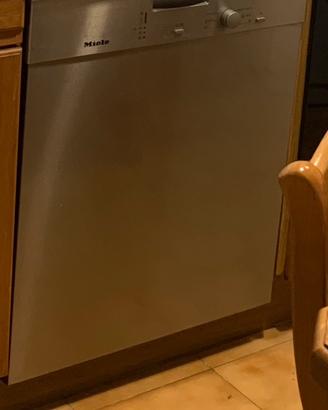 lavastoviglie Miele