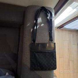 Gucci borsa tracolla pelle nera Unisex-pari nuovo