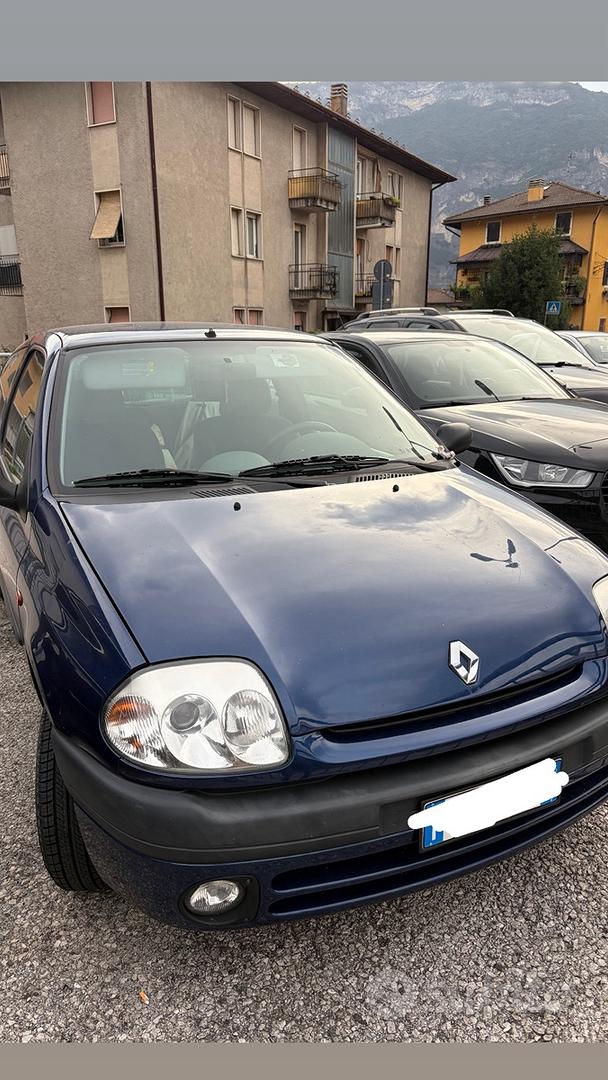 Renault Clio 2000 photo 3
