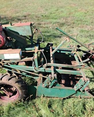 Macchina semovente per estrazione bulbi