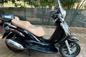 Piaggio Beverly 300 Tourer - Perfetto ed Accessori