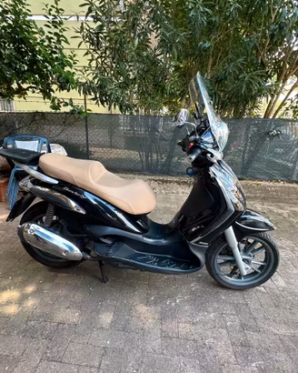 Piaggio Beverly 300 Tourer - Perfetto ed Accessori