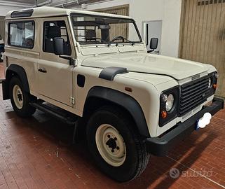 Land Rover Defender 90 td5 in perfette condizioni
