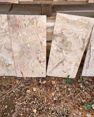 pavimento in marmo vecchio