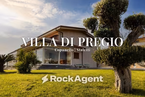 Villa di 600 m² con 5 locali e box auto a Stalettì
