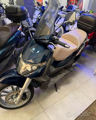 Piaggio Beverly 250