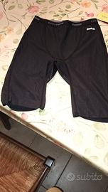 pantaloncini progettati per tonificare i muscoli 