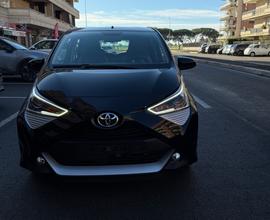 Toyota Aygo Connect 1.0 VVT-i 72 CV 5 porte x-play