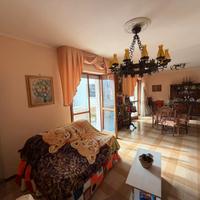 Appartamento 140 mq con box-san nicola la strada