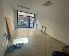 NEGOZIO A PRATO