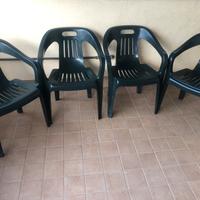 4 sedie in plastica