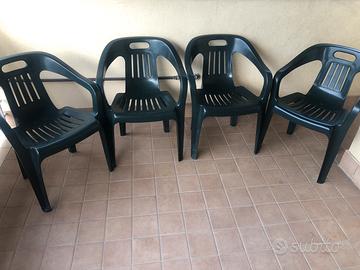 4 sedie in plastica