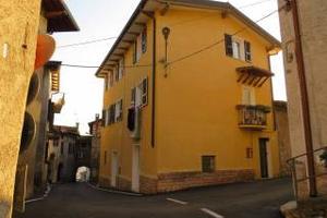 Tre appartamenti, un' unica soluzione