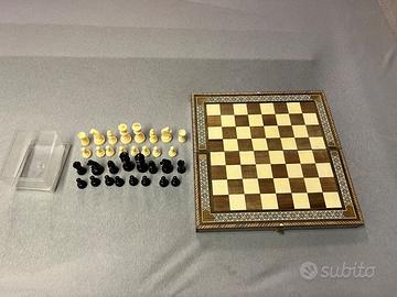 Gioco di scacchi marocchino.