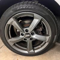 Audi a3 cerchi 17" con Pirelli sotto zero nuove