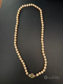 Collana in perle naturali smeraldi e diamante