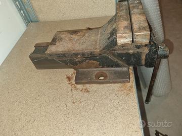 Morsa in acciaio  di una volta.