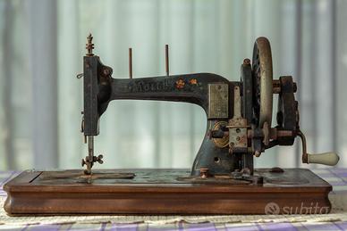 MACCHINA DA CUCIRE ANTIQUARIATO