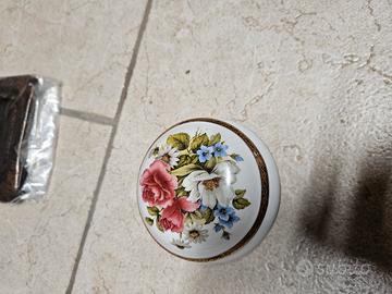 scatolina in ceramica dipinta