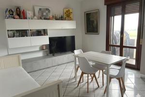 Carpi con due camere da letto e garage