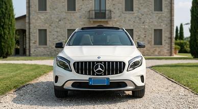 Mercedes GLA200 TETTO APRIBILE 