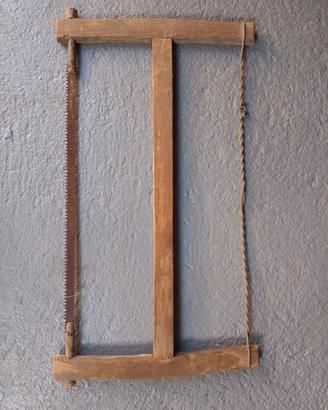 Sega ad arco in legno antica